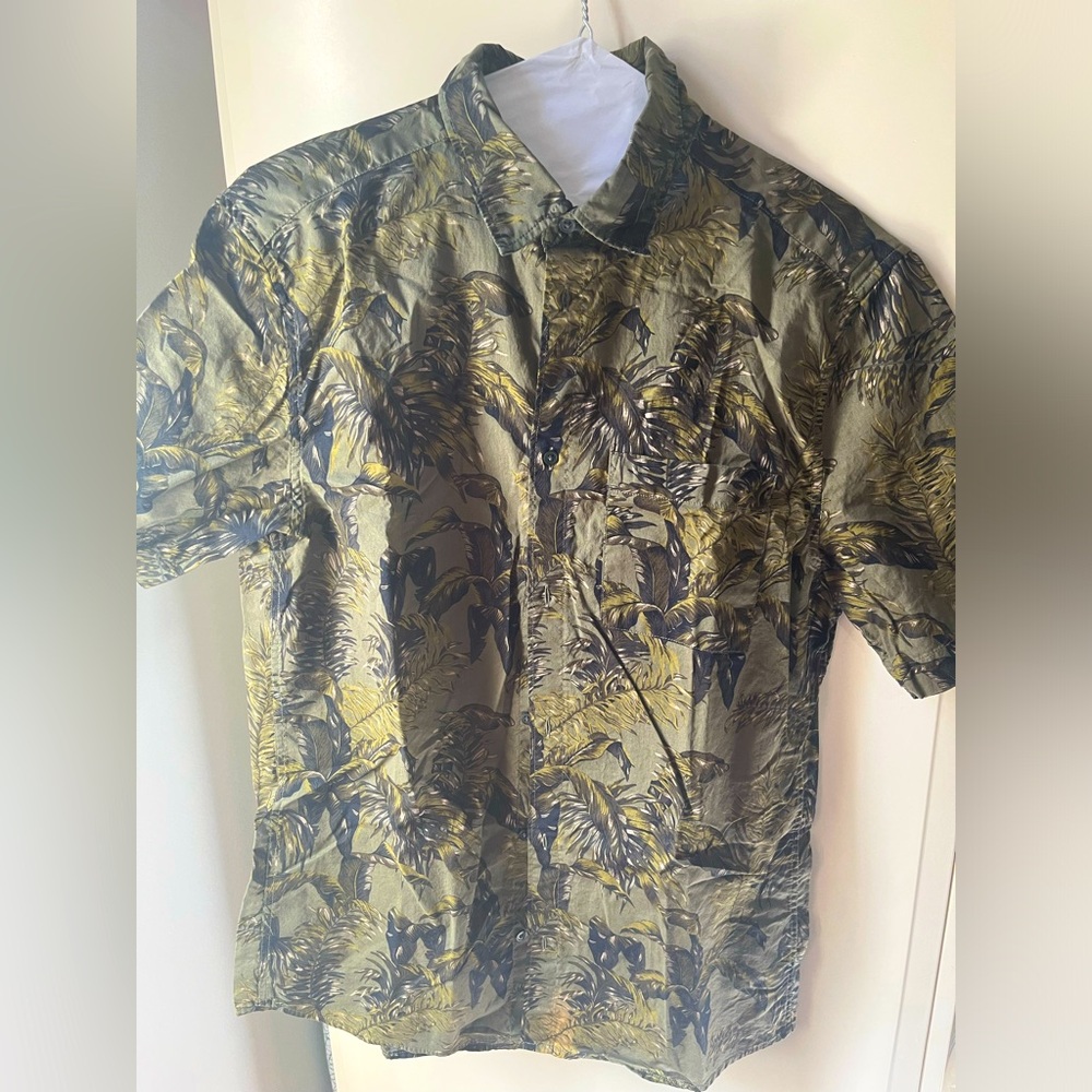 H&M Tropical Green Button Down Shirt